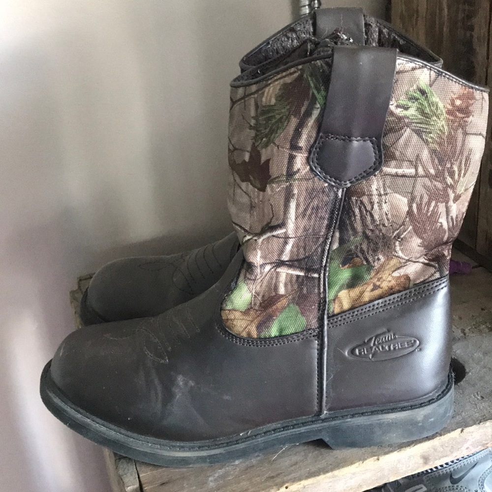 Real tree boots